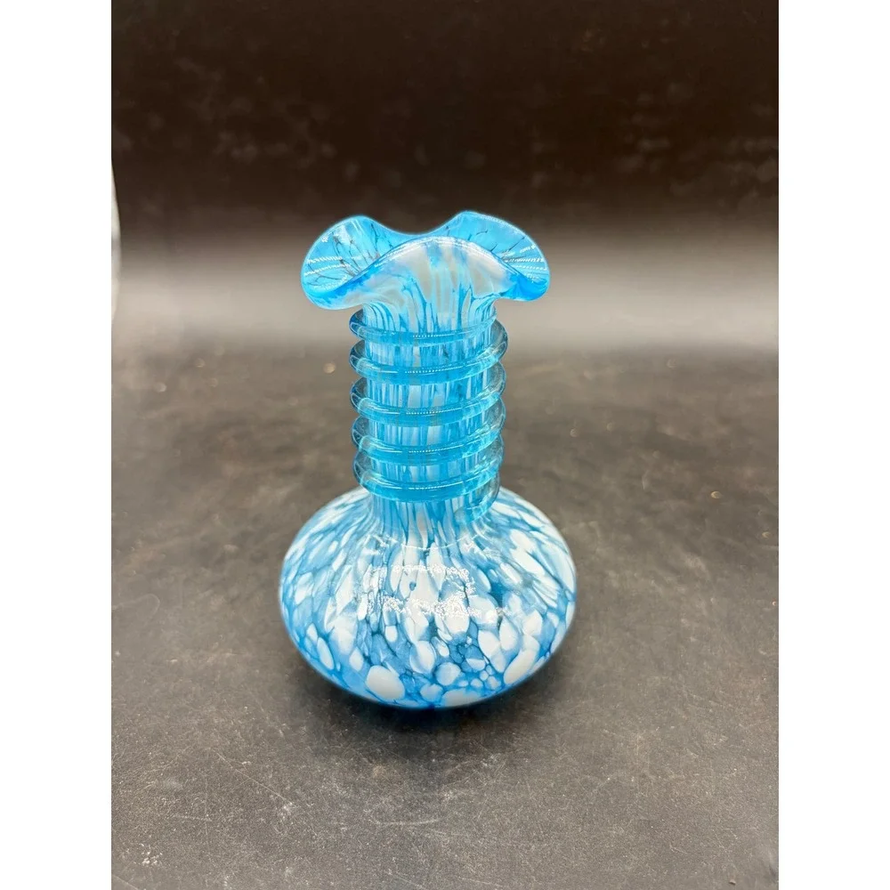 Vintage Blue White Spatter Art Glass Bud Vase Ruffled Rim Glass Wrap 4.5 inch‎